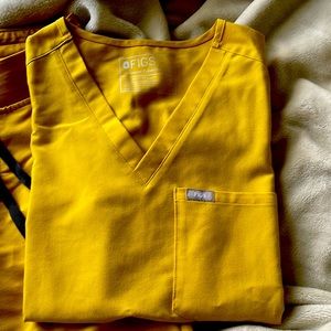 Figs- Light Gold Zamora Jogger and Catarina Scrub Top